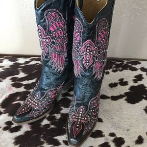 Corral snip toe boots